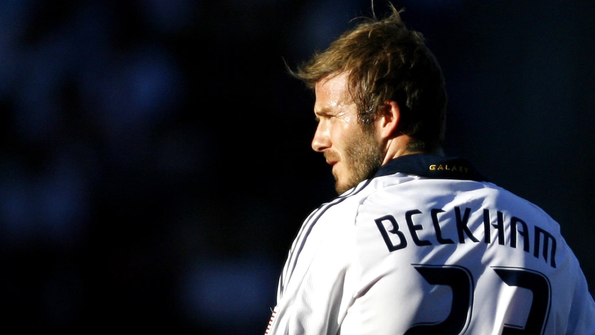 _运动员公益活动：回馈社会传递正能量_，运动员慈善